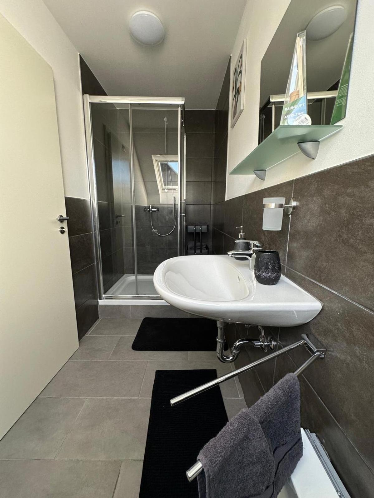 Mola Apartments-Charmante Ferienwohnung Im Herdecke Zentrum Fuer 3 Personen-Grosse Dachterrasse-Grill-Gratis Parken-Wlan Zewnętrze zdjęcie